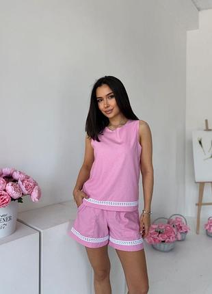 Жіночий костюм