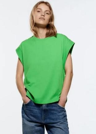 Яскрава жіноча футболка zara оверсайз зелёного кольору склад котон розмір s