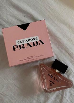 Жіночий квітковий парфум prada paradoxe