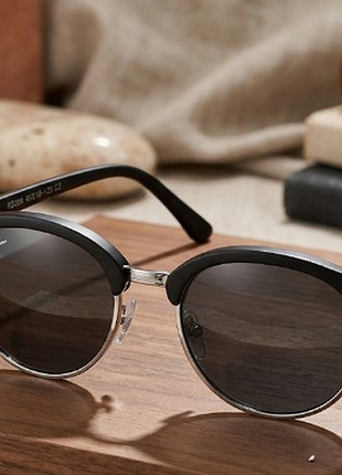 Стильные детские солнцезащитные очки ray-ban в классическом дизайне clubround (полукадровая круглая оправа). модель: rb009 c2