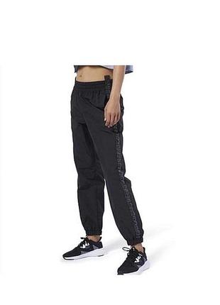 Reebok спортивні нейлонові штани, джогери болоньеві, легкі спортивки