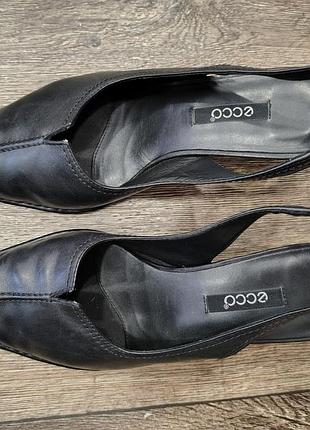 Кожаные слингбеки ecco