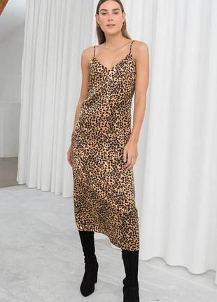 &amp; other stories сатиновое платье миди leopard print 100% вискоза, р. 38 (s-m)