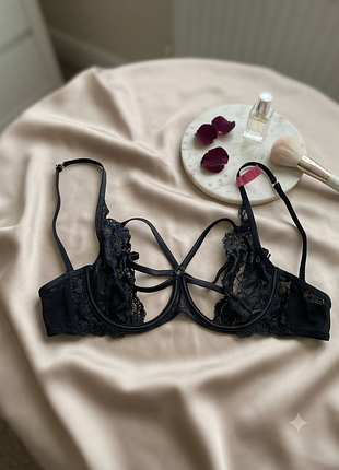 Бюст private collection от hunkemöller