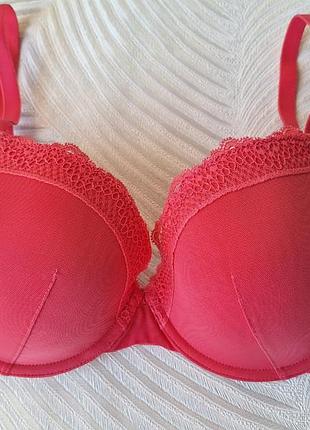 Розовый бюстгальтер фирмы marks and spencer размер 34d 75d