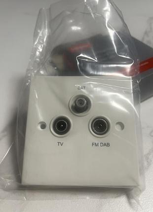 Розетка labgear psw132/s для супутника, тв та fm/dab радіо
