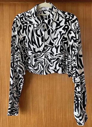 Укорочена сорочка bershka