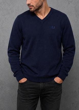Светер от бренда fred perry