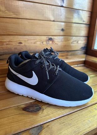 Кросівки nike чорного кольору