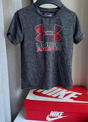 Футболка under armour 🩶