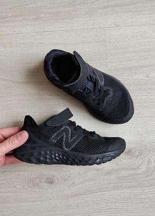 Дитячі кросівки для хлопчика чорного кольору розмір 28 28.5 new balance