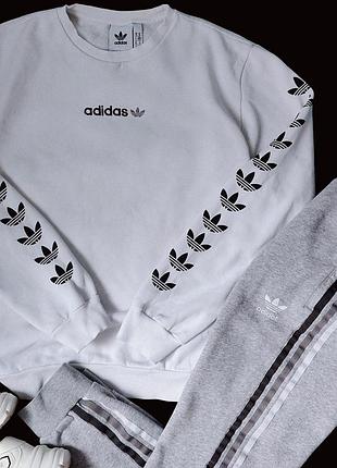 Спортивный костюм adidas