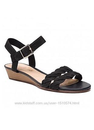 Р.37,37.5 clarks шкіряні босоніжки оригінал