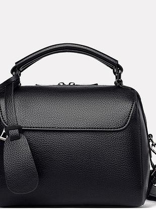 Жіноча сумка чорна класична через плече