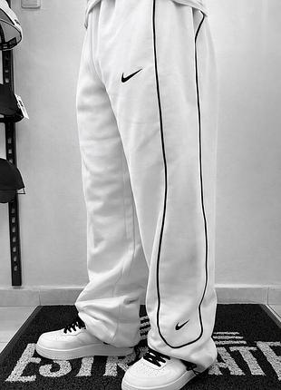 Спортивные штаны nike белые, современные прямые штаны найк качественные, штаны nike широкие для подростков