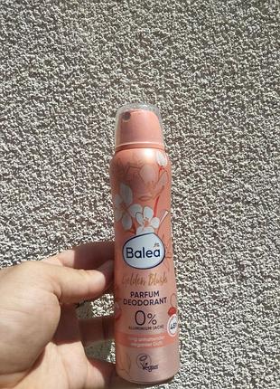 Парфюмированный дезодорант balea golden blush 150 мл – устойчивая защита 48г без алюминия и белых следов