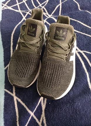 Кроссовки adidas swift run 33 размер