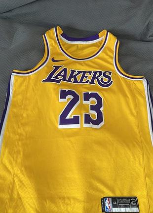Баскетбольна майка lakers