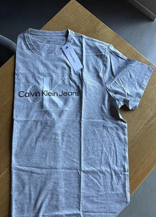 Футболка calvin klein