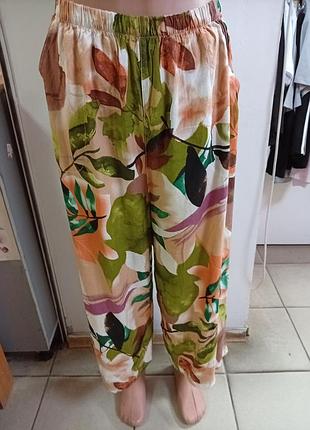 Яркие летние брюки