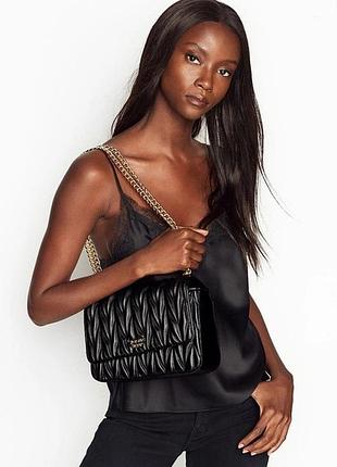 Чорна сумка victoria’s secret на ланцюжку