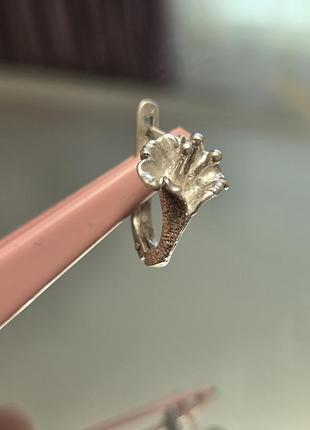Сережка лилия серебро 925