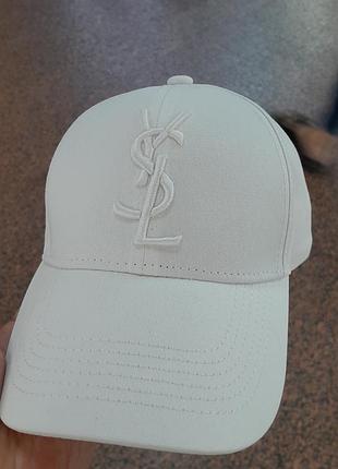 Бейсболка белая,ysl