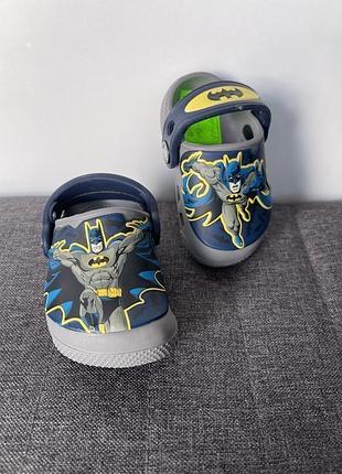 Оригинальные шлепанцы crocs