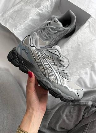 Стильні жіночі кросівки asics gel-nyc silver black