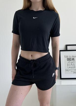 Облягаюча футболка nike slim fit