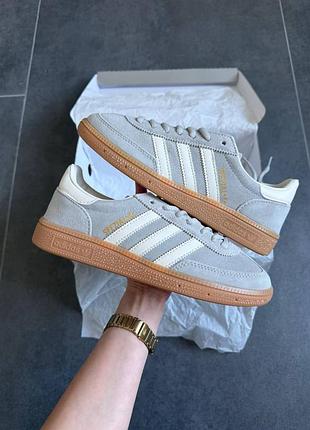 Стильні жіночі кросівки adidas spezial grey white