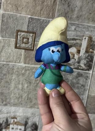 М'яка іграшка storm smurfette (смурфшторм) з колекції mcdonald's happy meal 2022 року.