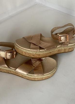 Жіночі сандалі clarks, еспадрильї, 24см. женские сандалии clarks botanic poppy из кожи цвета розового золота с подошвой из пробки и джутовой отделкой.