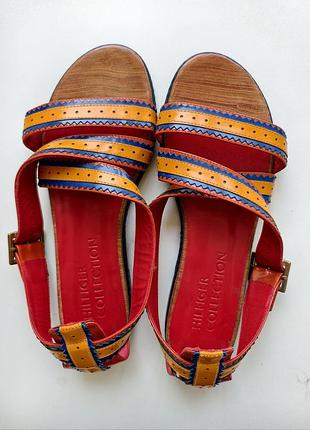 Босоніжки жіночі hilfiger шкіряні  сандалі  яскраві шльопанці мюлі черевики літні нові розмір 39