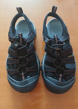 Чоловічі босоніжки keen