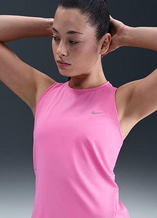 Рожева жіноча майка nike dri-fit training