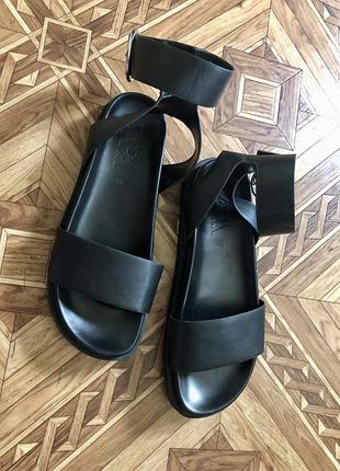 Босоніжки сандалі zara