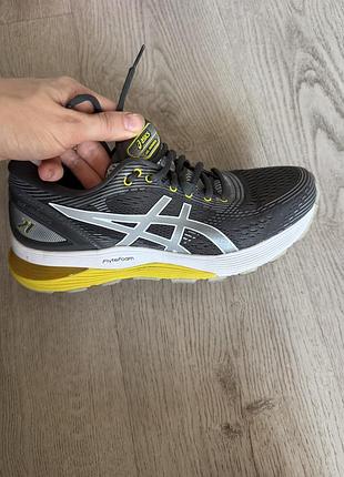 Кросівки asics