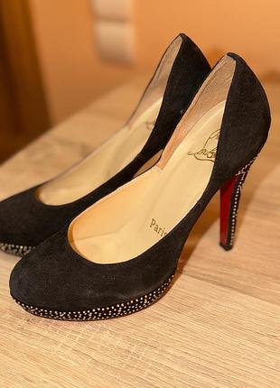 Louboutin ретро чорні вживані 38 розмір