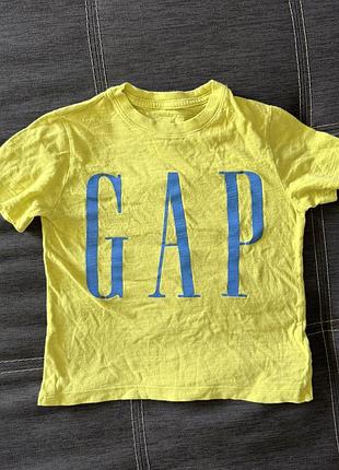 Gap футболка на хлопчика 5 років (дефект)