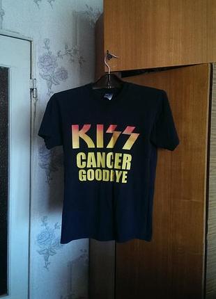 Футболка  от группы kiss  размера s-l  бренда jerzees с принтом «kiss cancer goodbye» в отменном состоянии