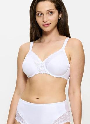 Білий бюстгальтер triumph ladyform soft w з мереживними деталями. 80е