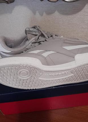 Кросівки жіночи  reebok р.40