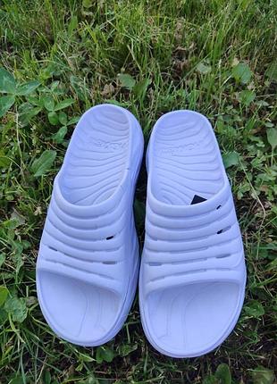 Мужские шлепанцы hoka белые м11