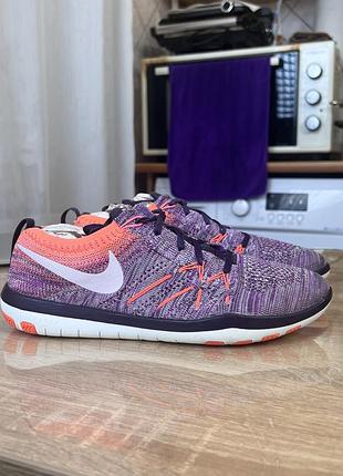 Легкі, літні жіночі кросівки nike focus flyknit. 40 розміру. оригінал