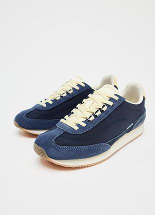 Жіночі кросівки zara