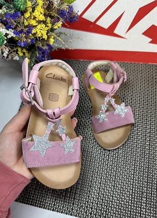 Оригинальные босоножки clarks