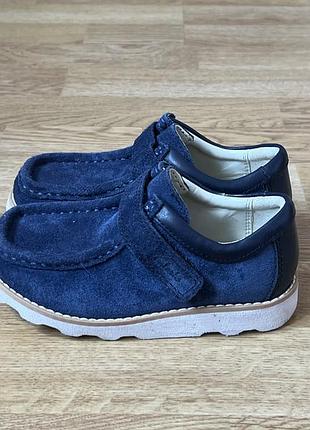 Новые замшевые туфли clarks.