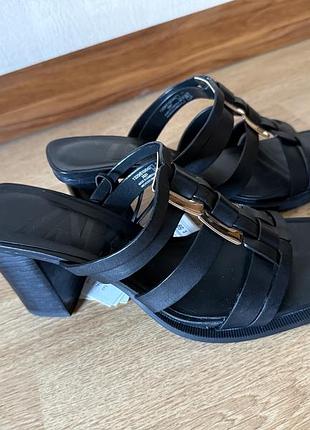 Шкіряні мюлі на каблуках, від zara