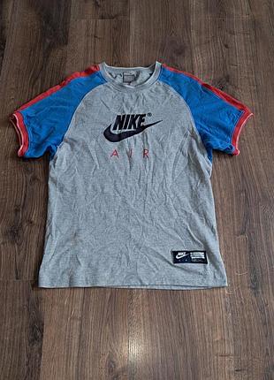 Мужская уникальная винтажная футболка nike с крупным вышитым лого оригиналом